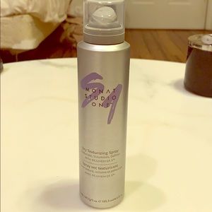 Monat Dry Texturing Spray